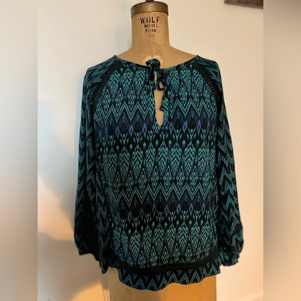 Women's Prana blouse navy and greens size xl